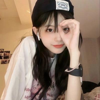 女跳水队员